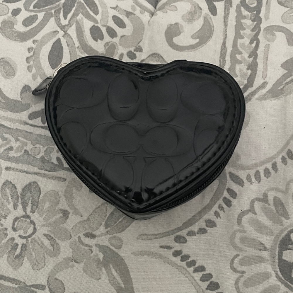 Coach Signature Black Heart Patent Leather Zip Around Jewellery Travel Case